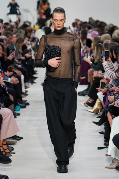 Look 19